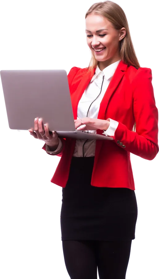 Profissional de marketing segurando o notebook